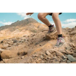 Quechua Waterdichte Halfhoge Wandelschoenen Voor Kinderen Crossrock Grijs 35-38 Veters 19 Quechua Waterdichte Halfhoge Wandelschoenen Voor Kinderen Crossrock Grijs 35-38 Veters -Mode Schoenen waterdichte halfhoge wandelschoenen voor kinderen crossrock grijs 35 38 veters 7