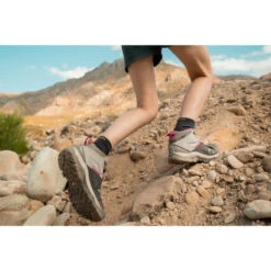 Quechua Waterdichte Halfhoge Wandelschoenen Voor Kinderen Crossrock Grijs 35-38 Veters 21 Quechua Waterdichte Halfhoge Wandelschoenen Voor Kinderen Crossrock Grijs 35-38 Veters -Mode Schoenen waterdichte halfhoge wandelschoenen voor kinderen crossrock grijs 35 38 veters 9